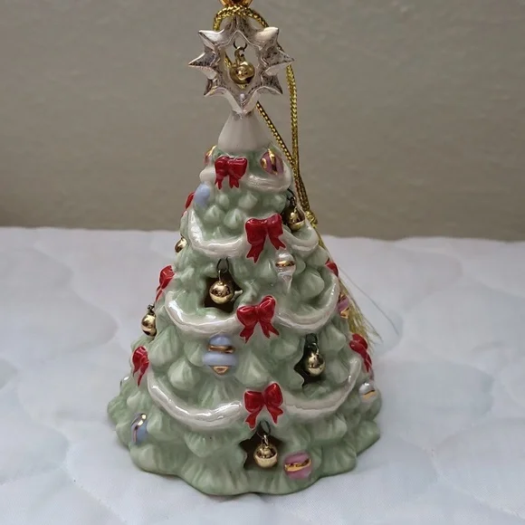 Lenox "2010 Annual Christmas Ornament" - Picture 2 of 7